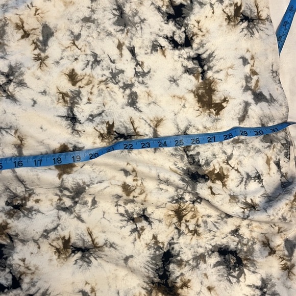 Gorgeous Fall Flowing Gray & Black Muted Tones Size Large Measured in Photos - Picture 5 of 7